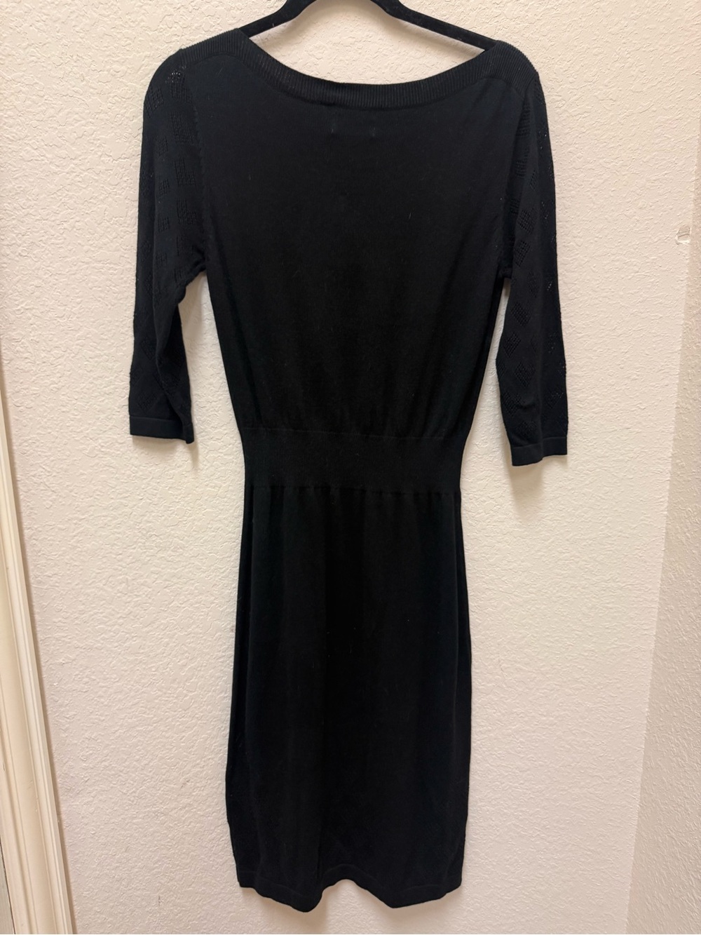 Classic Black Midi Knit Dress with Three-Quarter Sleeves